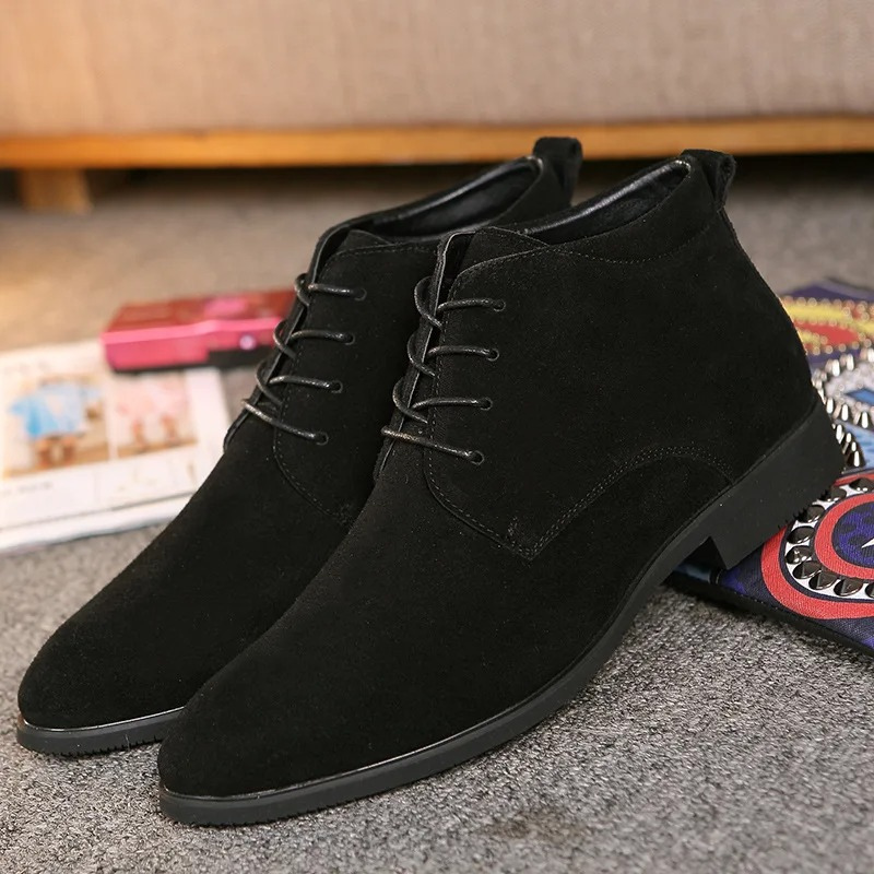 Fashionable suede chukka boots for men, comfortable ankle boots