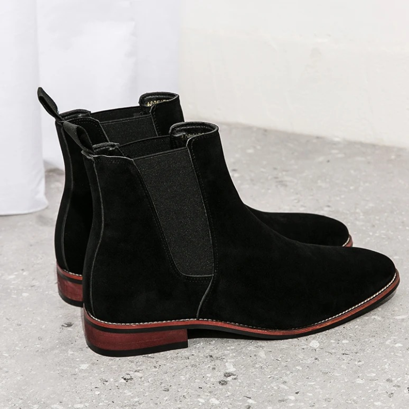 High-quality suede Chelsea boots for men with rubber soles