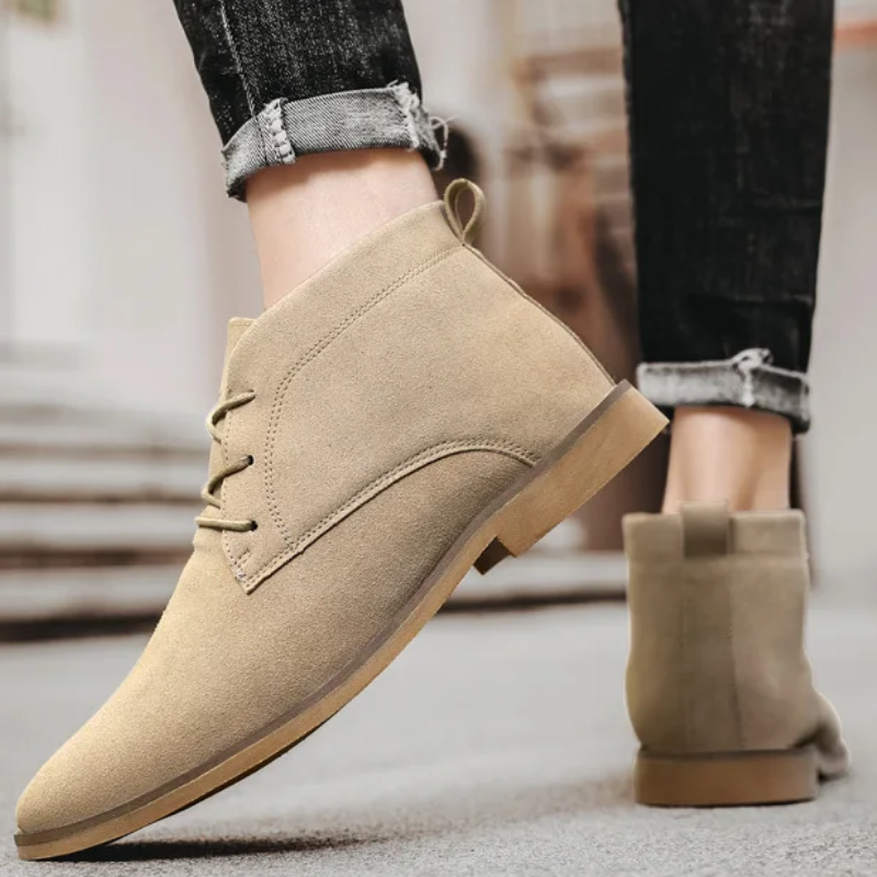 Comfortable suede chukka boots for men, fashionable casual shoes