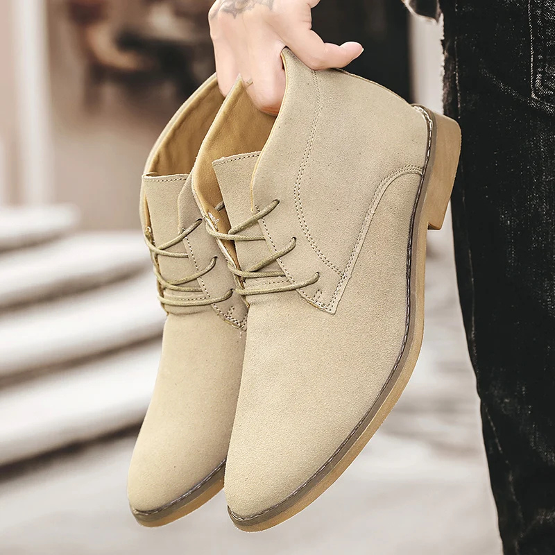 Fashionable suede chukka boots for men, light ankle boots