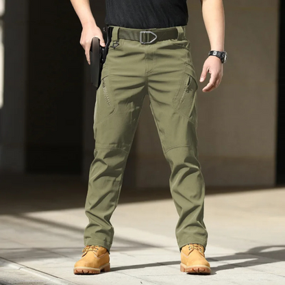 Breathable multi-pocket cargo trousers for men with zip fastening