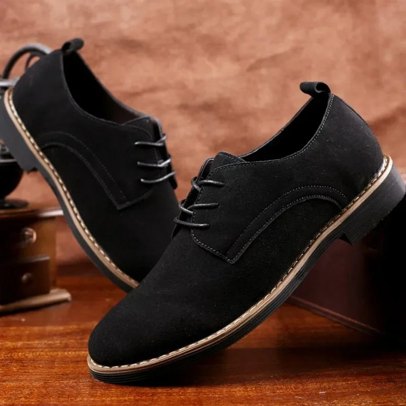 Fashionable chukka boots for men, comfortable and timeless in design