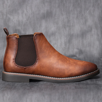 Elegant Chelsea boots for men with comfortable insole