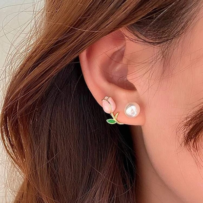 Tulip pearl stud earrings