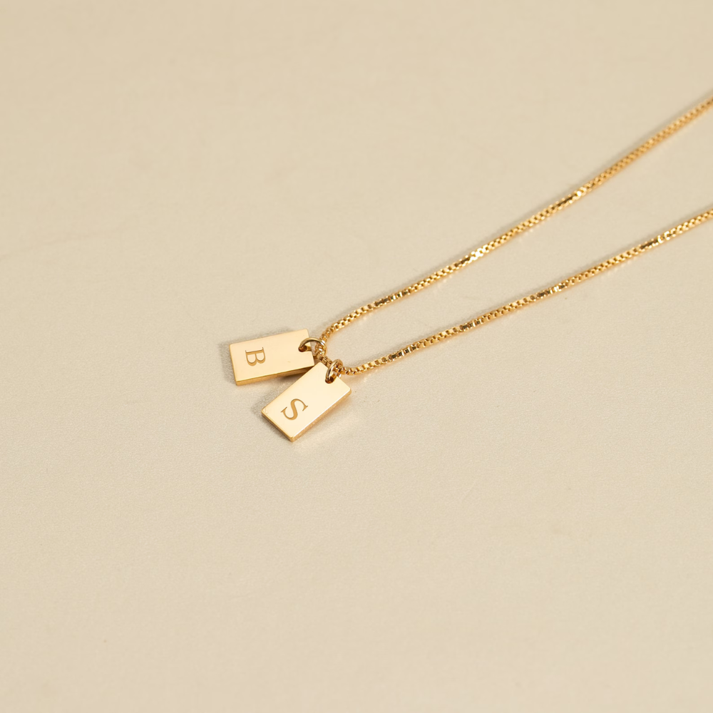 Personalised necklace with engraved pendant