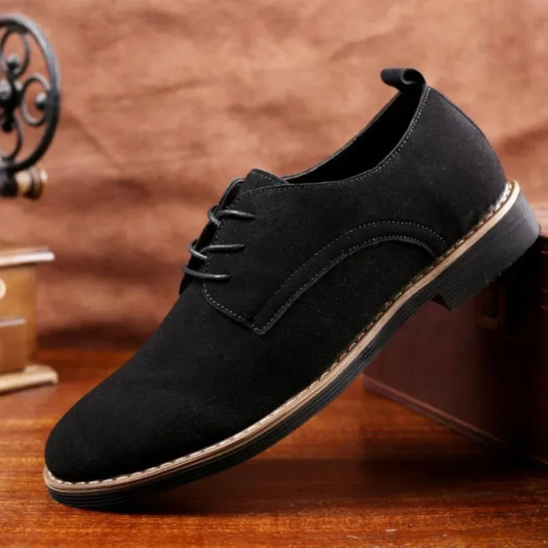 Fashionable chukka boots for men, comfortable and timeless in design