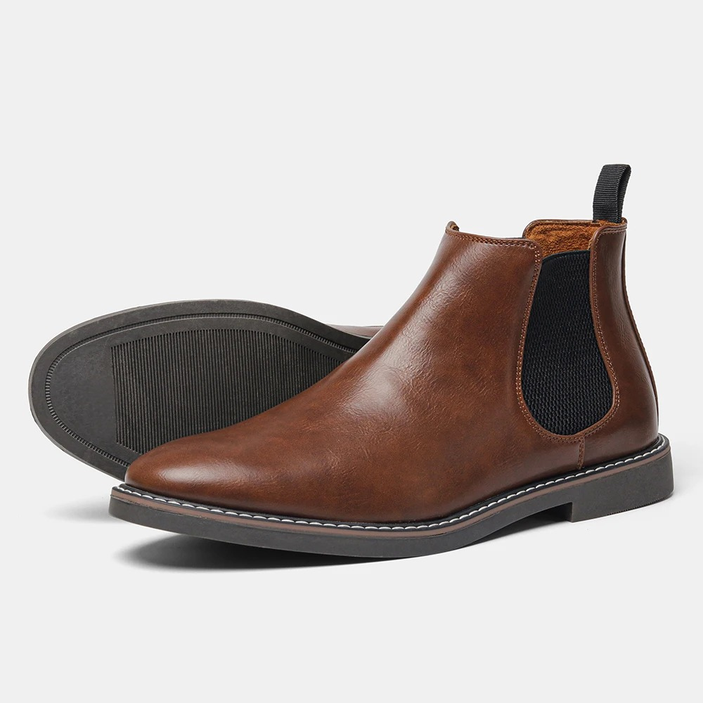 Classic men's Chelsea boots in leather with elasticated inserts