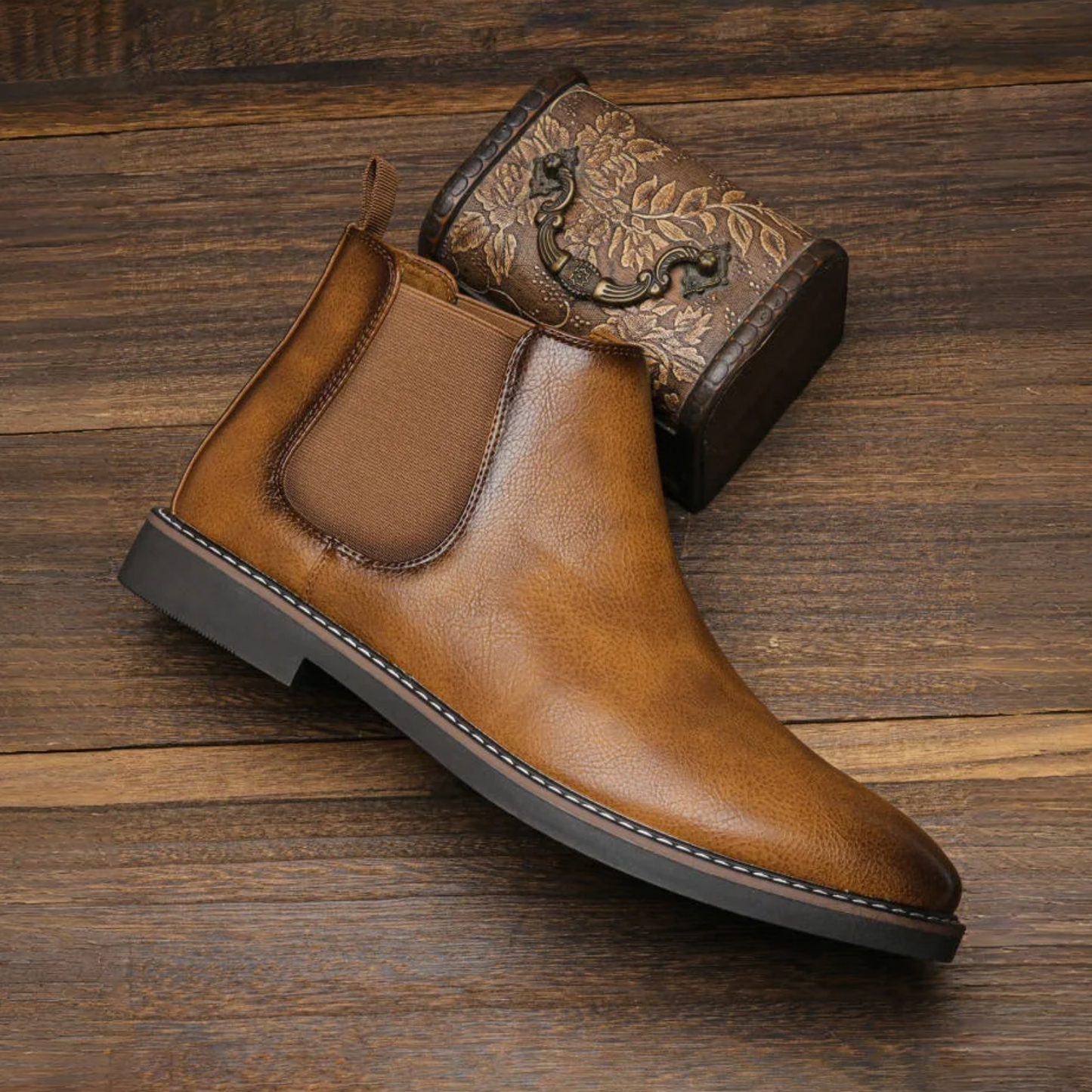 Elegant men's Chelsea boots with non-slip sole