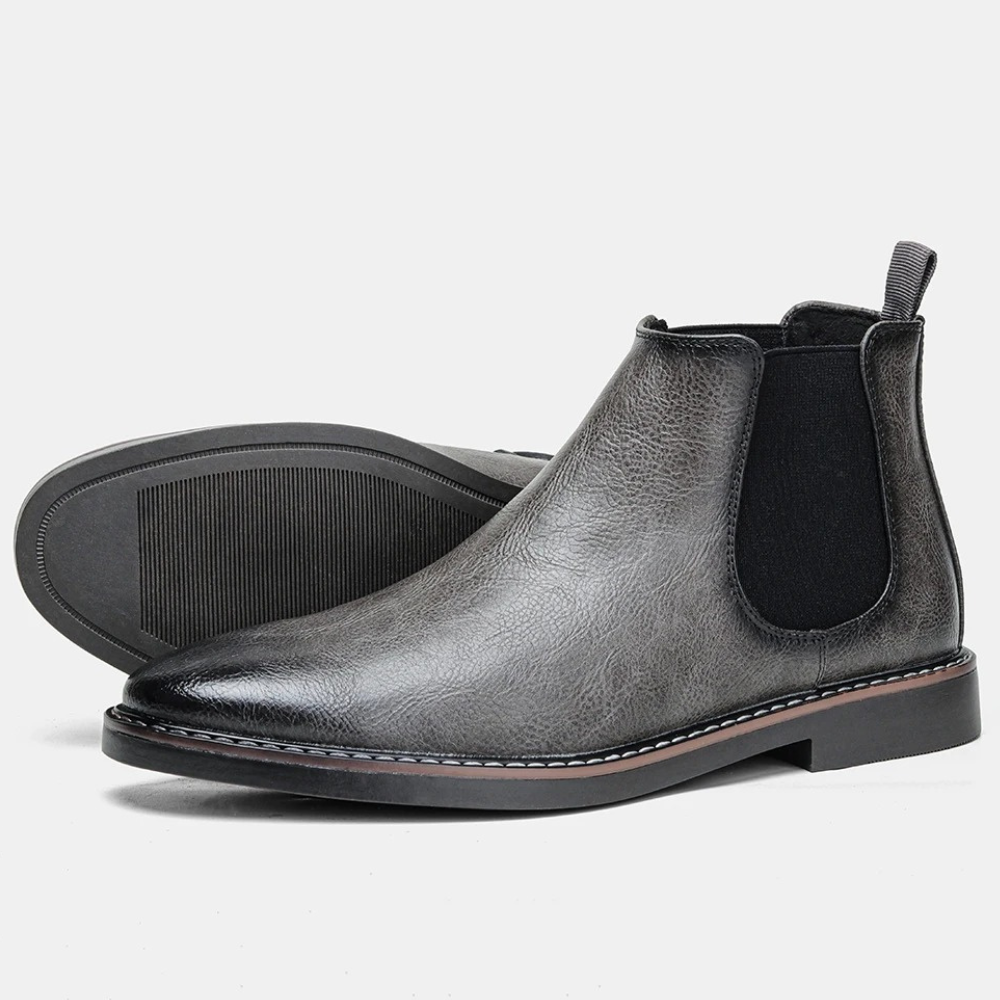 Men's Chelsea boots with shiny finish and elasticated insert