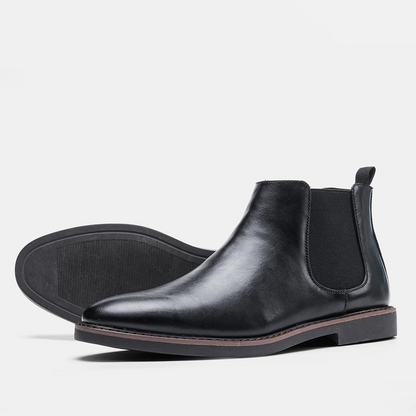 Classic men's Chelsea boots in leather with elasticated inserts