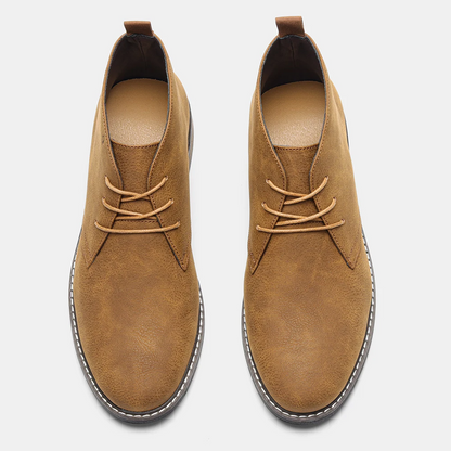 Classic leather chukka boots for men, robust everyday boots