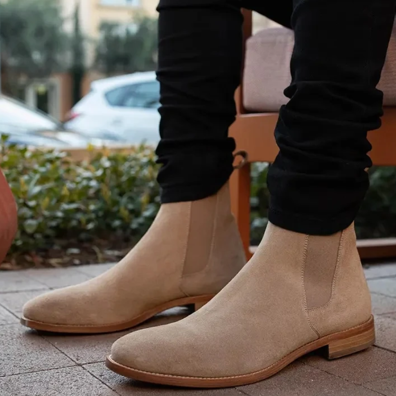 High-quality suede Chelsea boots for men with rubber soles