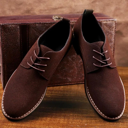 Fashionable chukka boots for men, comfortable and timeless in design