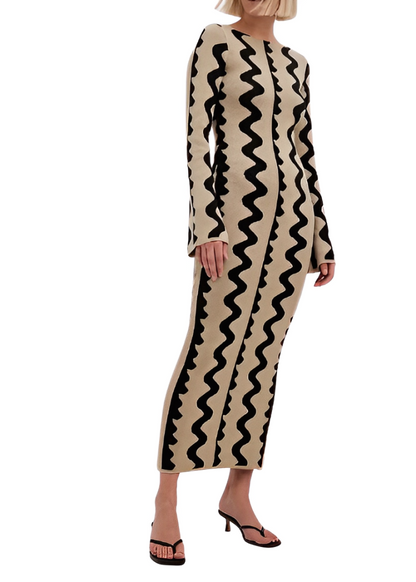 Figure-hugging A-line dress with print