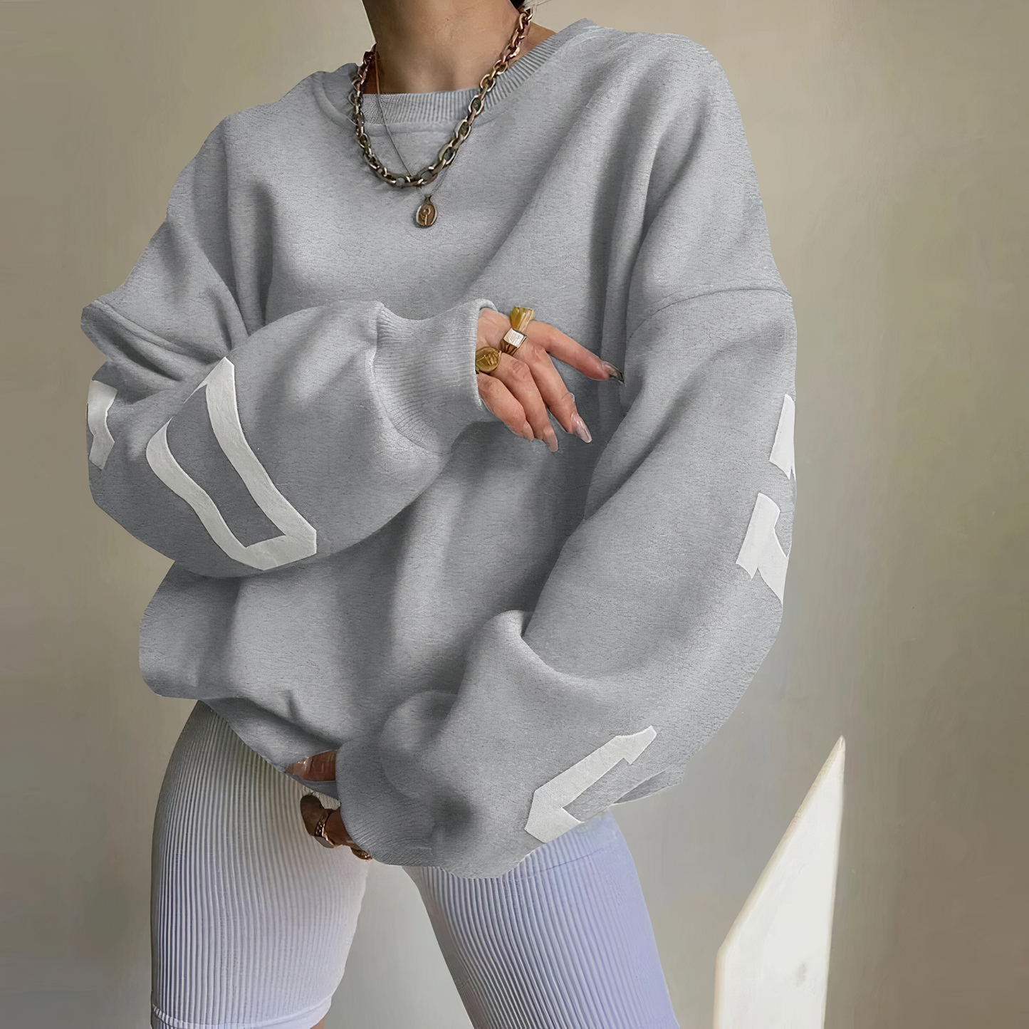 Classic oversized jumper for comfort and warmth