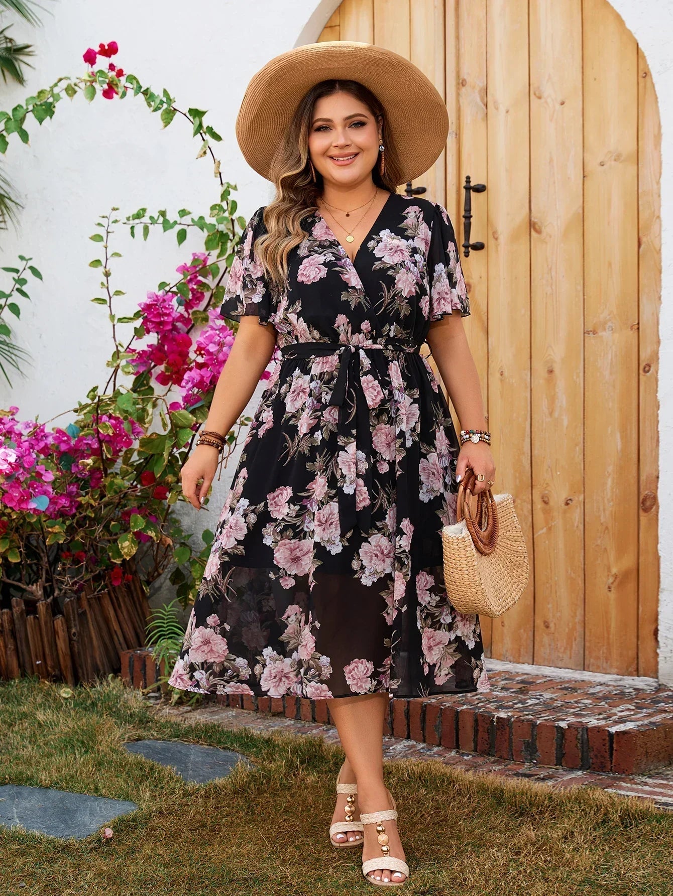 Women - Midi Dress - V-Neck Floral Print - Plus Size, Comfortable & Stylish for Any Occasion